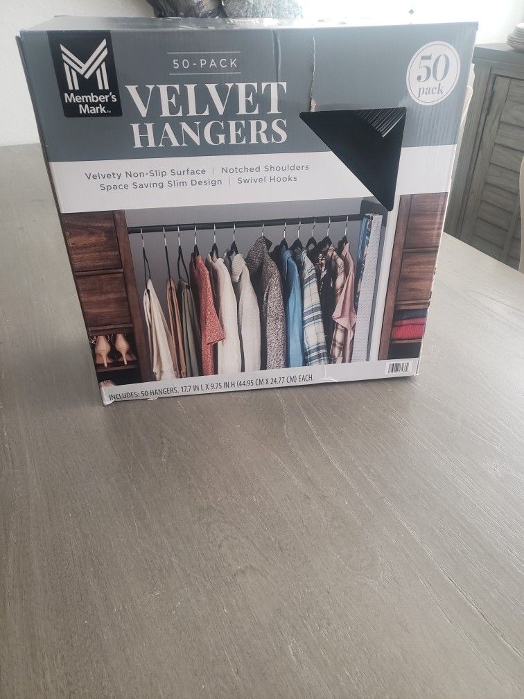 Velvet Hangers 50 Pack