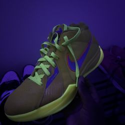 KD 5 Christmas $75 worn once size 11.5