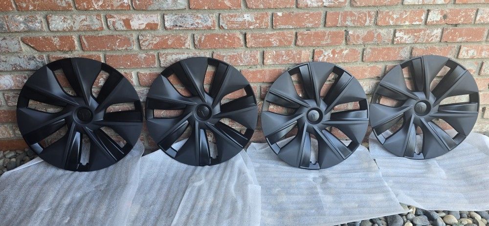 Tesla Model Y 19-inch hubcaps