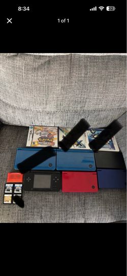 Nintendo DSConsole Lot with Pokémon Games