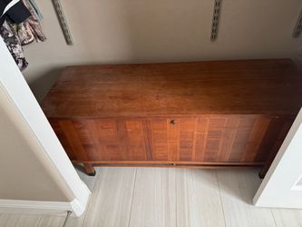 Lane cedar chest