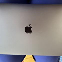 2017 MacBook Pro 13” – 256GB SSD, 8GB RA