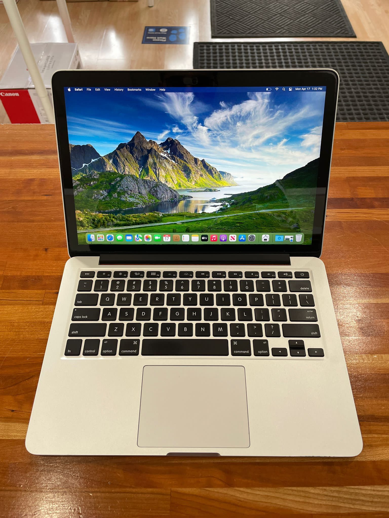 Apple MacBook Pro 2015 CORE i7 16GB 256GB SSD -OS Monterey