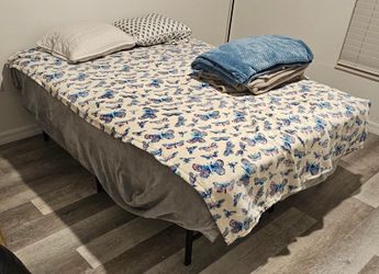FULL SIZE MEMORY FOAM MATTRESS WITH RAILS