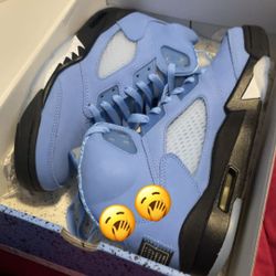 Unc 5s  Size 7.5 Men’s 