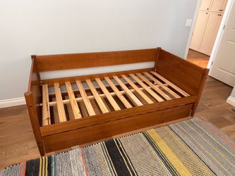 Wood Twin Daybed with Pull-Out Trundle – Great for Kids Room or Guest Room