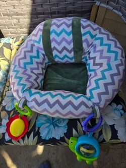 Baby floor seat