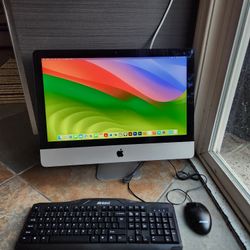 22" iMac Core i5 8GB RAM 256GB SSD w/ Logic Pro, Final Cut & Adobe Keyboard Included