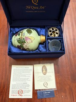 Ne’Qwa Art Patricia Brubaker Signed Butterfly Fragrance Lamp Hand Painted Box