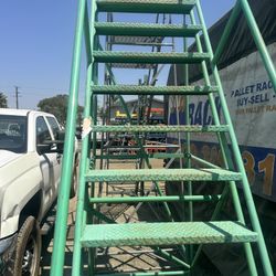 Warehouse equipment, rolling ladder