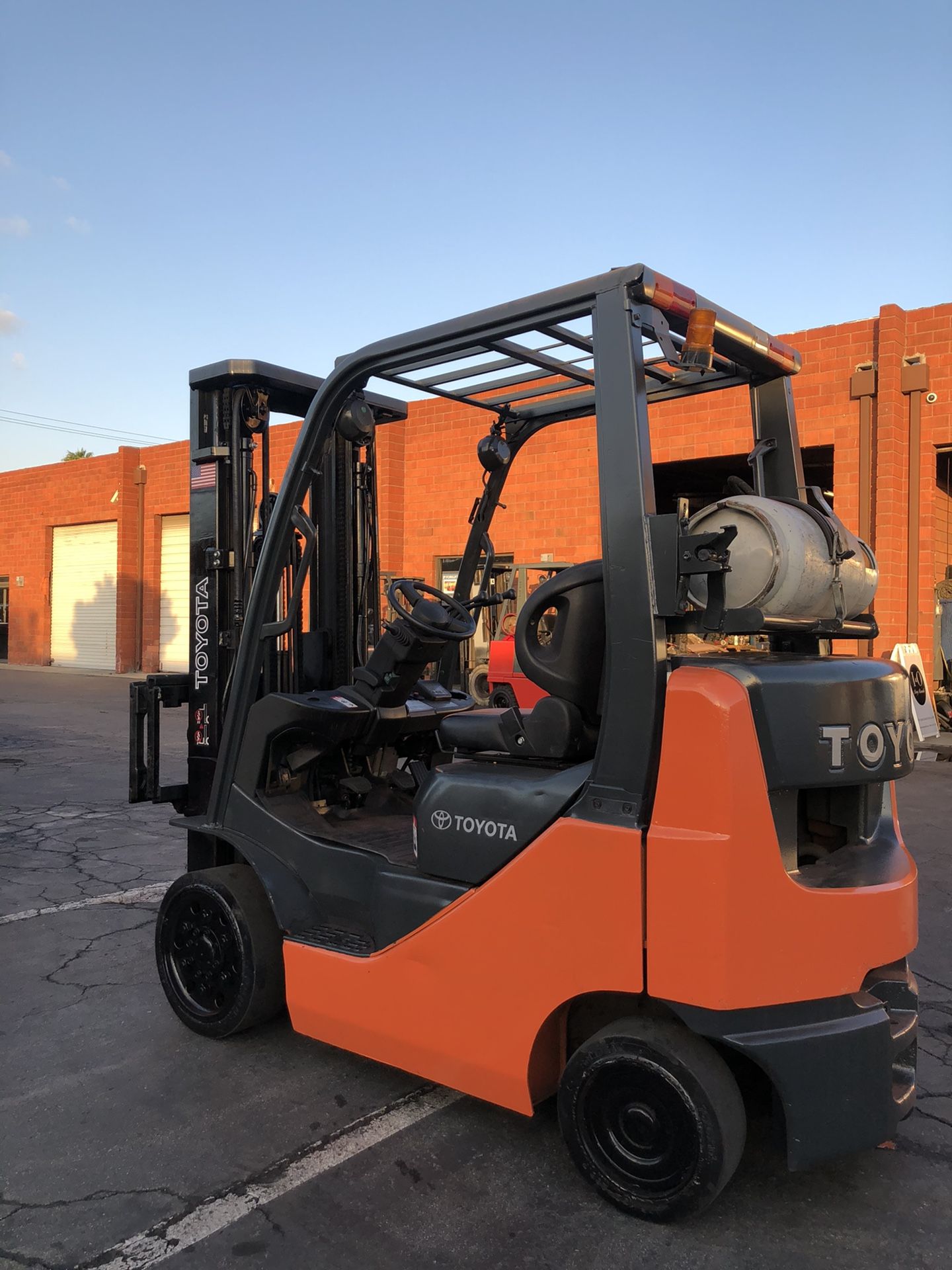 Toyota Forklift 8FGCU20 4000 lbs.