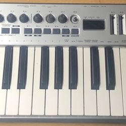 Edirol PCR-50 MIDI KEYBOARD CONTROLLER