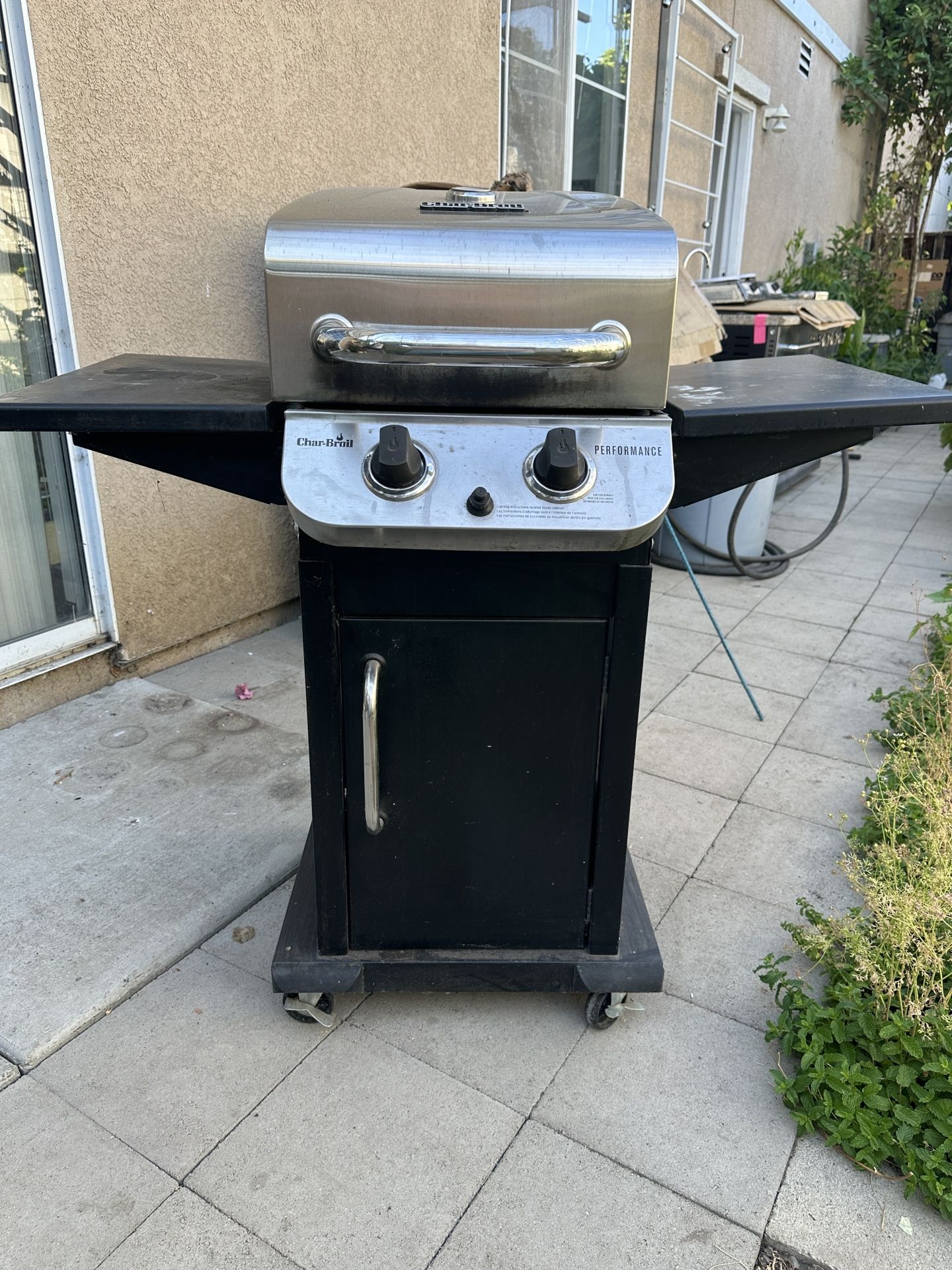 Char-Broil 2 burner bbq grill
