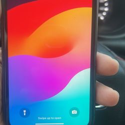 iPhone 11 64gb locked mobile