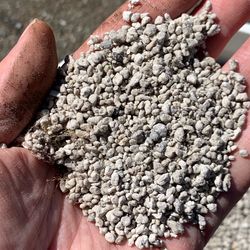 Small grade pumice - free
