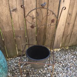 Metal Plant Chair With Pot & Bird