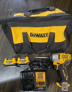 DeWalt 12V Brushless Impact Driver Kit