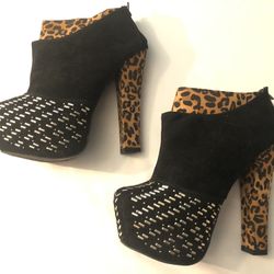 BLACK LEOPARD STUD BOOTIES