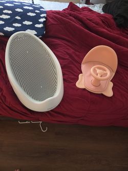 Infant bath seats