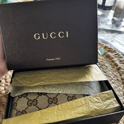 Gucci tri Fold Wallet 