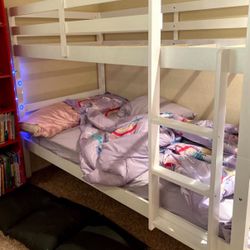 Twin Bunkbed With Both Mattresses 
