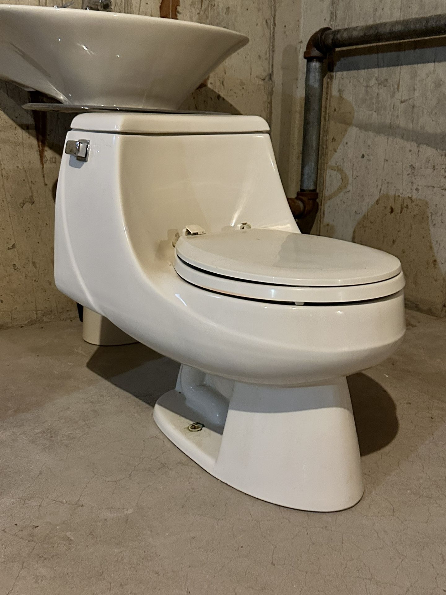Kohler 1 Piece Toilet 1000 Toilet for Sale in Lake Forest, IL OfferUp