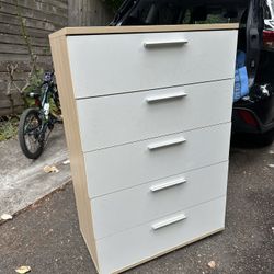 PENDING — 5 Drawer Dresser