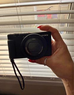 Sony ZV-1 camera |Read Description