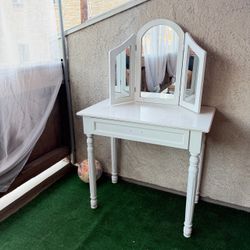 White Vintage Tri-Fold Vanity Mirror