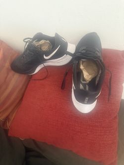 Nike Tennis Shoes