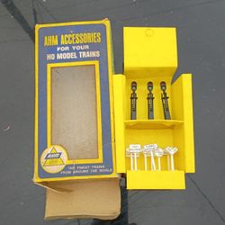 AHM Accessories, For HO Model Trains. 13 Railroad Signs