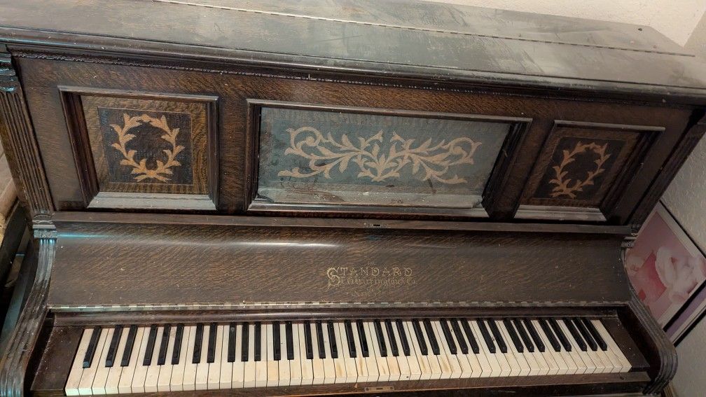 Antique Piano