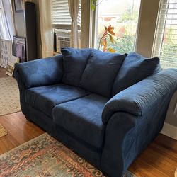 GORGEOUS BLUE ASHLEY LOVE SEAT