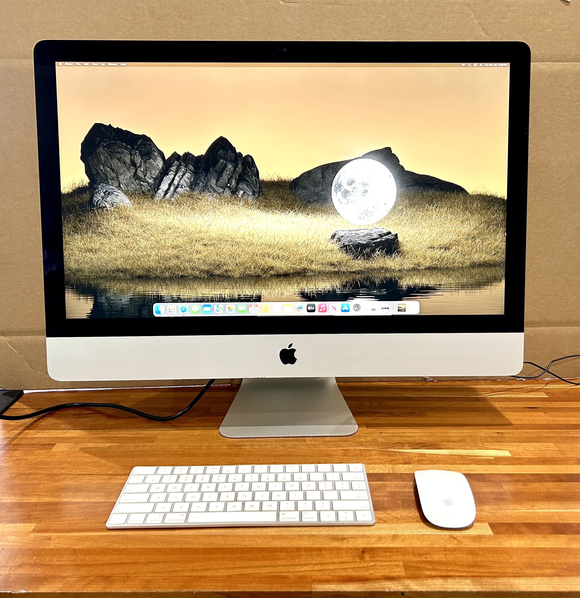 imac 27” 2019 5k Retina 3.7Ghz i5 16GB RAM 500GB SSD Radeon Pro 580x 8GB V-Ram Graphics Os Sonoma