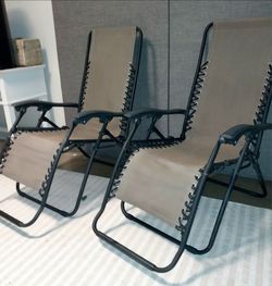 Set of 2 Zero Gravity Lounge Chairs