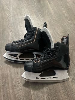 Ice hockey skates - Size 9.5