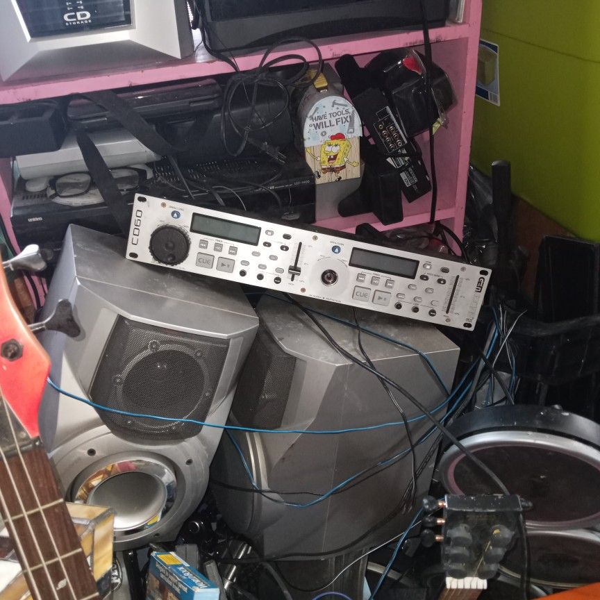 Make Me A Offer.everything Works.just Want To Cleat Space In StorageAlot Of Sterio And Speakers Equipment .NOT The Electric Guitar