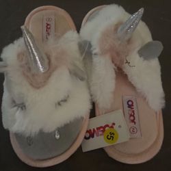 Girls size 2 Slippers