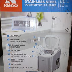 Ice Maker/ Maquina De Hielo