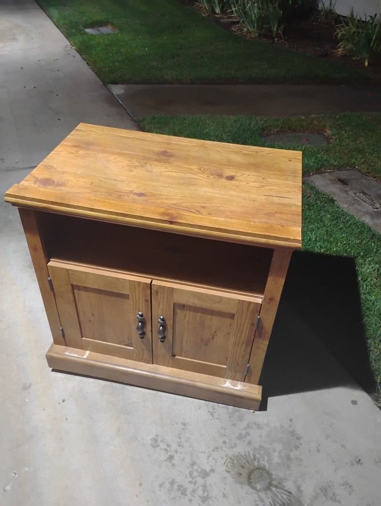 Wood Cabinet/Nightstand/TV Stand/ End table 