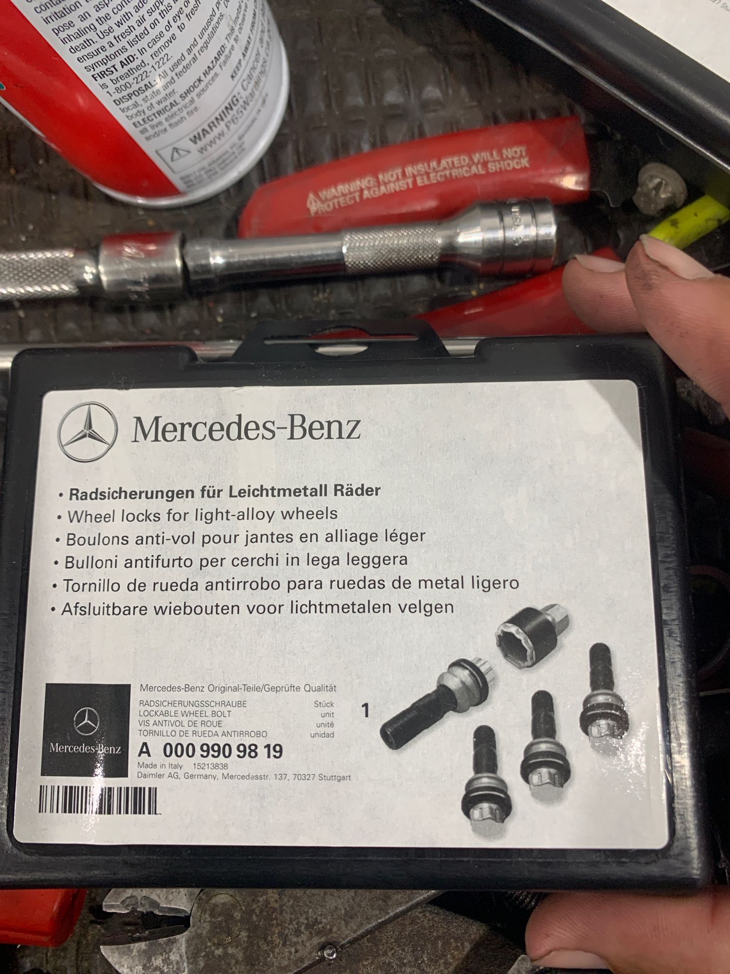 Mercedes-Benz wheel lock