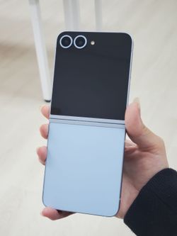 Galaxy Z Flip 6 6.7" (Unlocked) 256GB Blue Premium Pre-owned