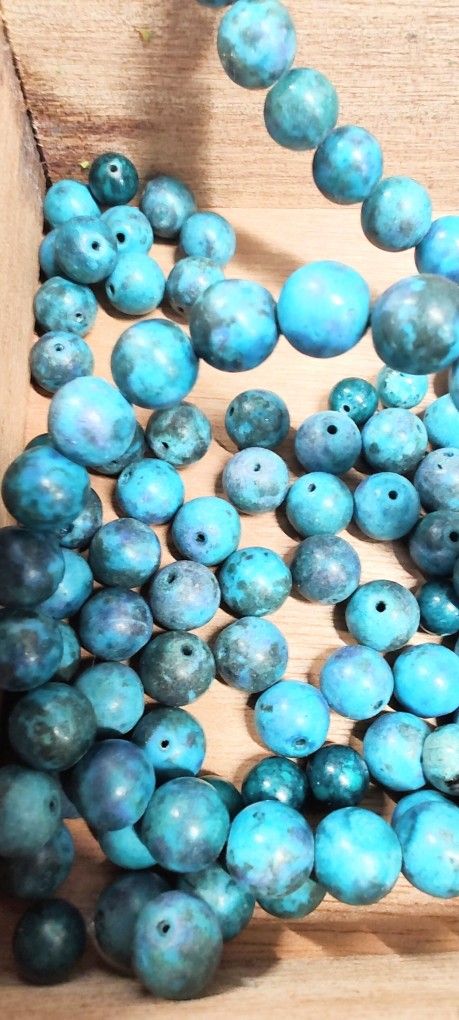 3+Stands Of Chryssocola In 2 Different Sizes 8+12mm