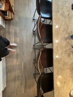 4 Chair Set. Pics Showing The Only Damage. All Good Condition. Can’t Deliver, Pickup Only