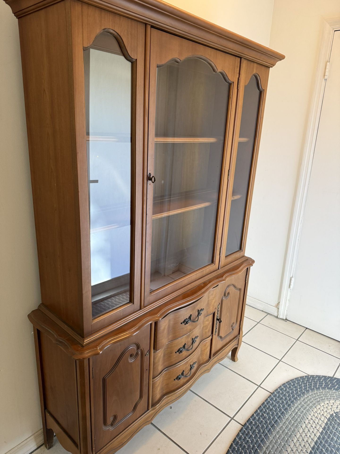 Free China Cabinet