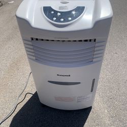 Honeywell CL201AE Portable Evaporative Cooler