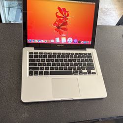 Macbook Pro "13 Mid 2012 Intel Core 15 / 8GB RAM 240GB SSD / macOS Cata Se Habla Español