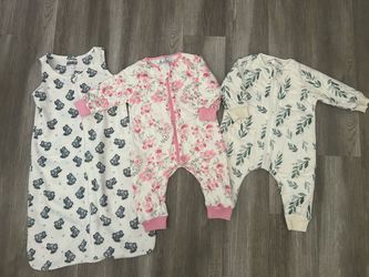 Infant Baby Girl Boy Lot of 3 rompers Sleepers 6 mos New