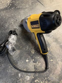 DEWALT 9 Amp 1/2 in. Spade Handle Drill Concrete Mud Mixer 