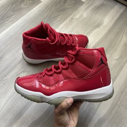 Jordan Retro 11 “ Win Like 96” Size 9